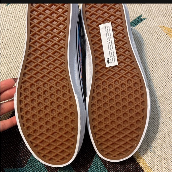 Vans - Picture 2 of 5
